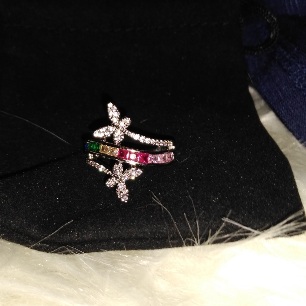 🦋SZ 6 SILVER BUTTERFLY WITH CRYSTALS 🦋